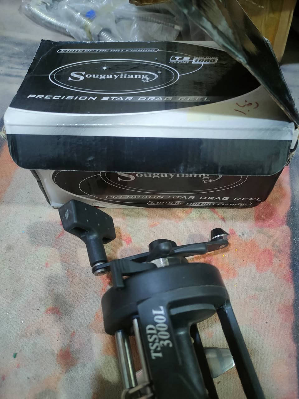 اغراض صيد
البكرة هي بكرة صيد من نوع "TSSD-3000L" أو "TSSD-4000L" تستخدم للصيد البحري (Trolling). 
تتميز بهيكل مقاوم للتآكل.
تحتوي على ثلاثة محامل من الفولاذ المقاوم للصدأ.
تحتوي على تروس مصنوعة بدقة.
مزودة بنظام رافعة للتحرير الحر للبكرة مع منبه صوتي.
السعر ٤٠ الف


**إذا كنت صاحب هذا الإعلان وتريد حذفه لأي سبب، رجاءا أرسل رسالة إلى الدعم الفني**