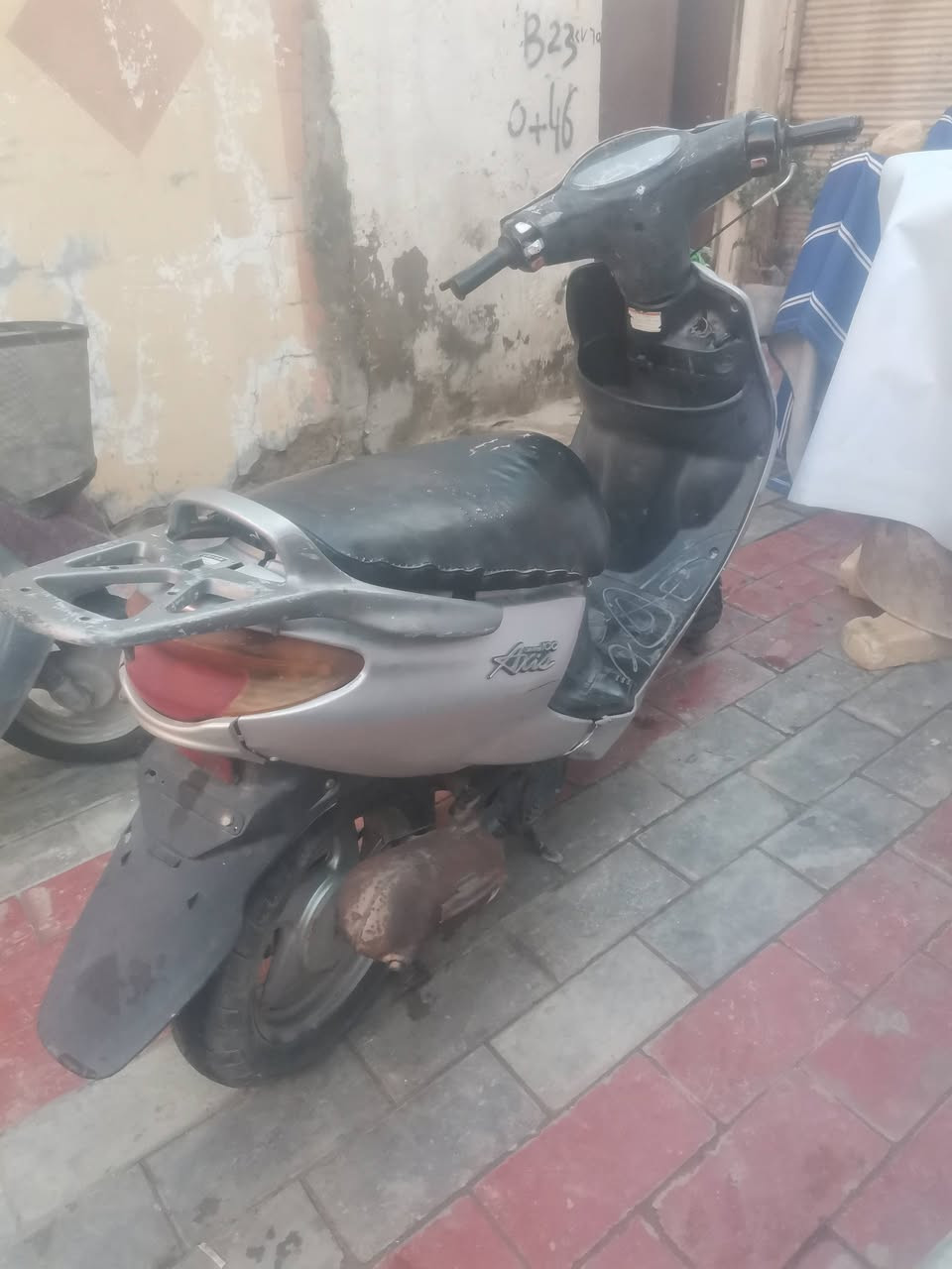 السلام عليكم
دراجه اكزز ياباني للبيع نظيفه ومرتبه كلشي شغال بيها 200 وبيها مجال قليل *********** وتتساب كربلاء
