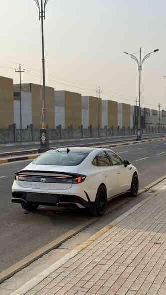 هيونداي سوناتا 2024 
وكالة الت ساك خليجي 
اعلى فئه رقم بغداد دولي تحويل مباشر ماشيه 25 الف كم 
كفالة عامه من گلشي محرك 2500 

مواصفات ،

بصمه دخول ذكي 
بنوراما 
تشغيل عن بعد 
كشنات جلد داخل قرميدي
كير تعليك 8 نمر 
لد أمامي خلفي 
لد داخلي دشبول وابواب متغير ألوان 
حساس امامي خلفي 
كامره خلفي 
شاشه متصل كار بلي 
مري كهرباء شفط 
 مناخ منفصل راكب وسائق 
السيارة

مصروف عليها هواي وشغل متعوب عليه 

تغليف ppf matt سعره 25 ورقه عليه ضمان 10 سنوات 
ويل SRT اصلي سعره 9 اوراق 
تخم تايرات مشلن MICHELIN وكاله سعره 12 ورقه تخم كامل 

السيارة على وضع الوكاله دواخل وخارج ومال جناي على ايد وحده من الوكاله دهن كله وكالة اكسادو وماشايفة غير البانزين المحسن والسوبر جاهزه على اخر حبه وماناقصها اي شي 

السعر 260 وبيها مجال للشراي فقط
 للاستفسار ***********
🔴 ورجاءاً الي ماعاجبه السعر يذكر كلام طيب مثله السياره مصروف ومتعوب عليها متتقارن بالي موجودات بالسوك 🔴
