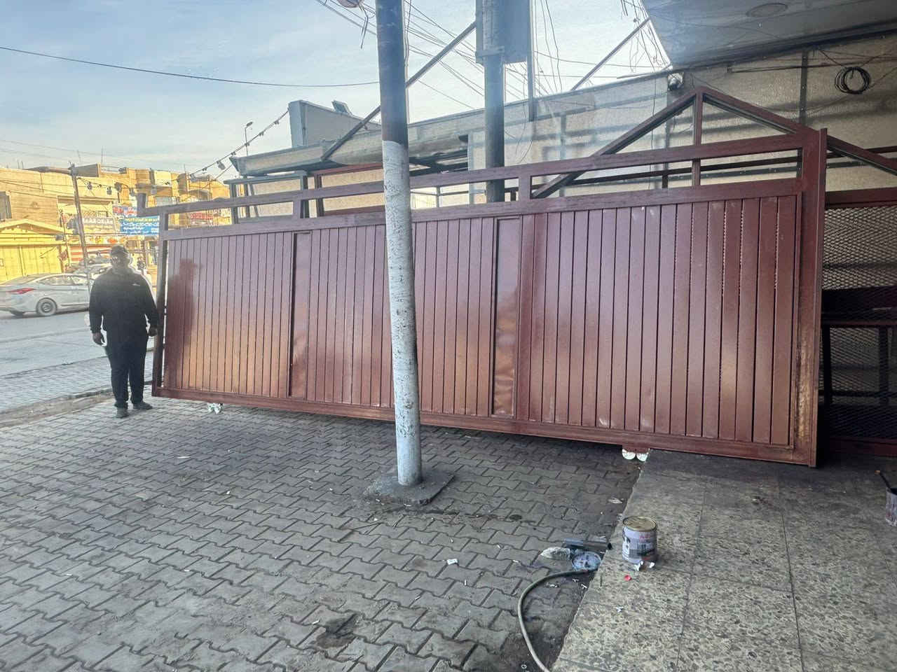 حداحده علي الشمري ابواب شبابيك محجرات سقايف كرفانات بغداد الدوره شارع ستين رقم الهاتف واتساب ***********
