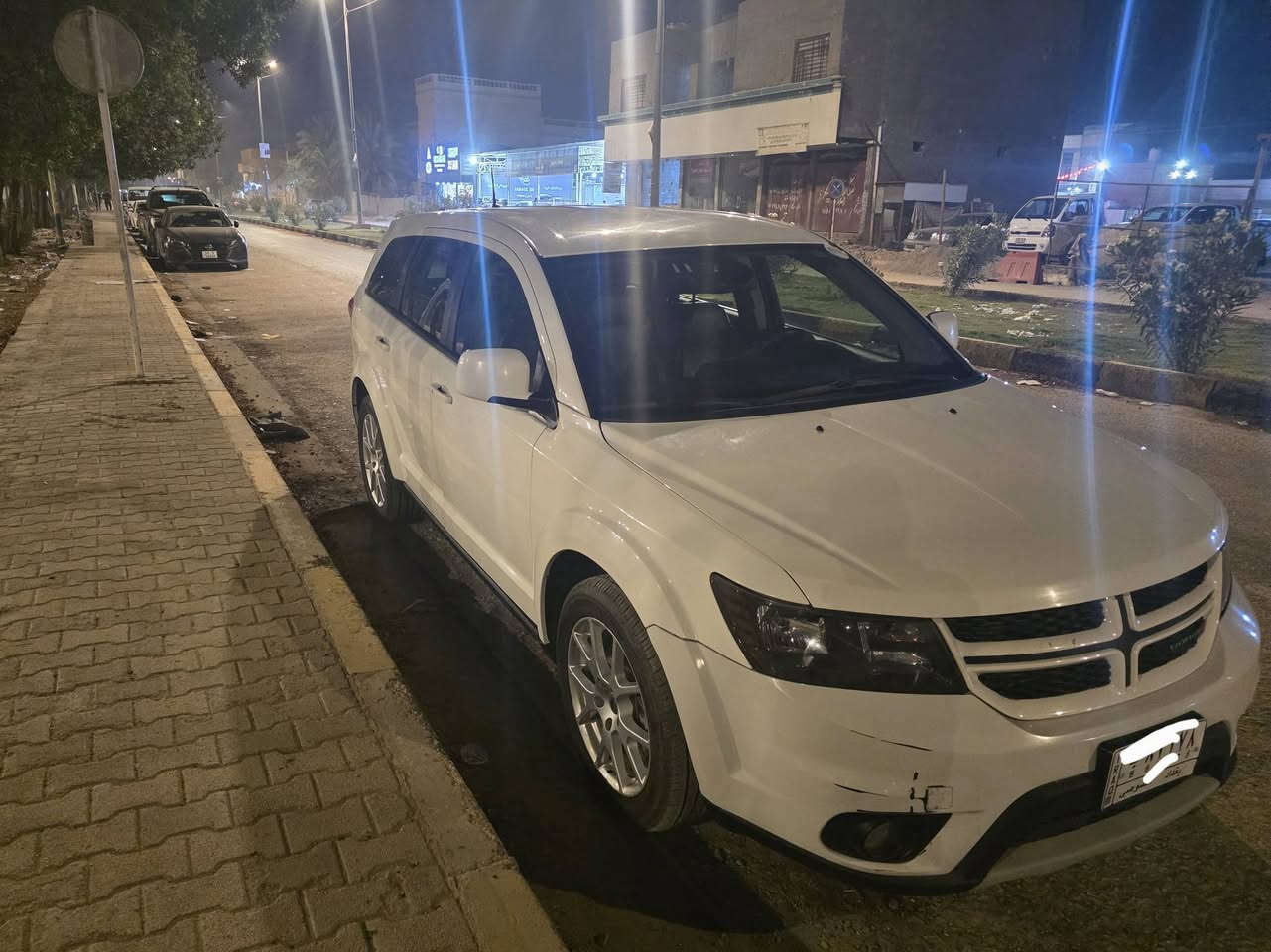 السيارة كلين تايتل بدون ضربه وبدون صبغ ودخلت تاير مكسور
ماشيه 132 الف كيلو قابل للزيادة 
٧ راكب وستة سلندر 
رقم بغداد 
السيارة مكانها بابل 
للاستفسار ***********
