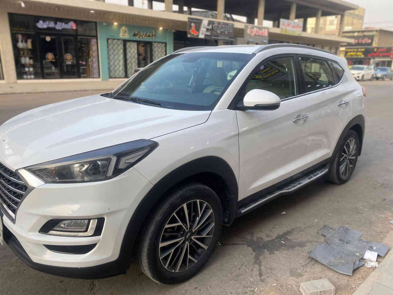 سلام عليكم توكسان 2020 سيارة كلش نضيفه ماعايزة بيهة 3مكانات بارد كلش خفيف موضحات بل سونار مكان السيارة نجف السعر 185قفل السونار داخل المنشور مامتواجد عل فيس 
*********** النجف, العراق
