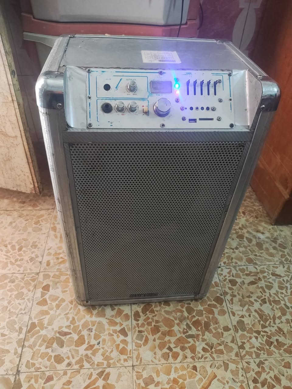 سماعات حجم كبير لسود ب125 شرط لشغل ولرصاصي بلادي ما داخل تصليح شرط لشغل لسعر ب100 قفل مكاني امن داخلي كربلاء اتصل ***********
