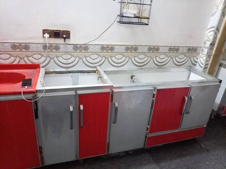 السلام عليكم كاونتر للبيع  قايس 3متر تكمه مال عمر عوزه بس هاي طبقه السطحيه و هذا المربع مال طباخ   طبقه جيبلك ب 16الف وتسويهه مو غاليه ويا ساحبه شغاله   السعر خاص او ***********
