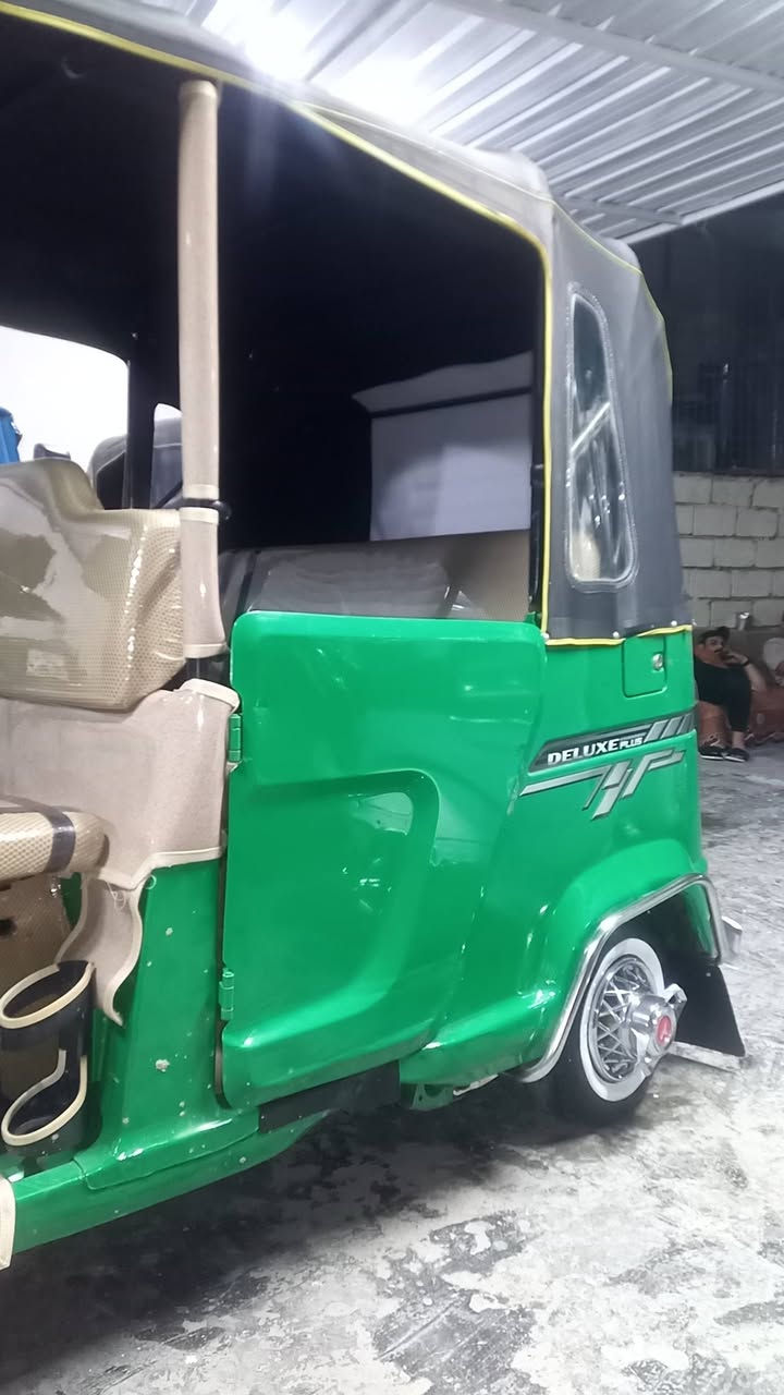 عيدكم مبارك وكل عام وانتم بخير
للبيع موديل 22 التكتك كفاله بس بخ هلالات بيها
التكتك خير من الله كشرها ومكينه يخبلن جديده بمعنى الكلمه رقم بابل حره  تحويل ثاني يوم تخم تاير جديد سعر 7300 وبيها مجال للشراي ***********
