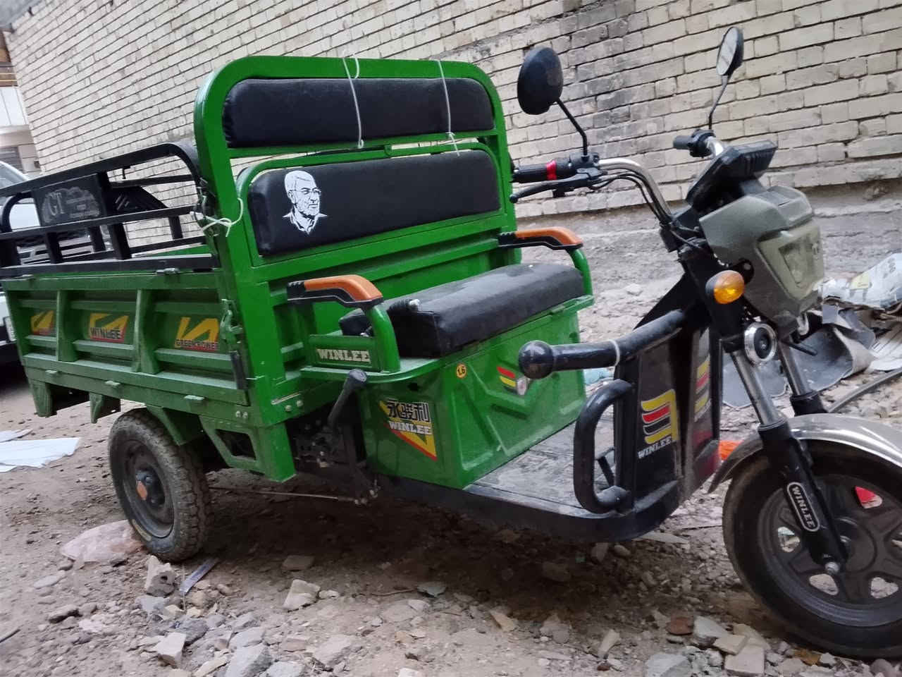 السلام عليكم سوته شحن مديل اربعه وعشرين نضيفه كلشي شغال بيهه
شغل سويج وتطلع. مكاني بغداد البياع قرب جامعة الفراهيدي
***********
س مليون
