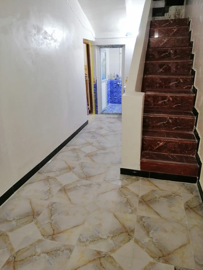 السلام عليكم بيت للايجار ١٥٠ متر الموقع سومر حي المعلمين يحتوي استقبال وهول وغرفتين كبيره وصغيره ومطبخ  سعر الايجار 500 ***********☎️ ***********☎️ 
