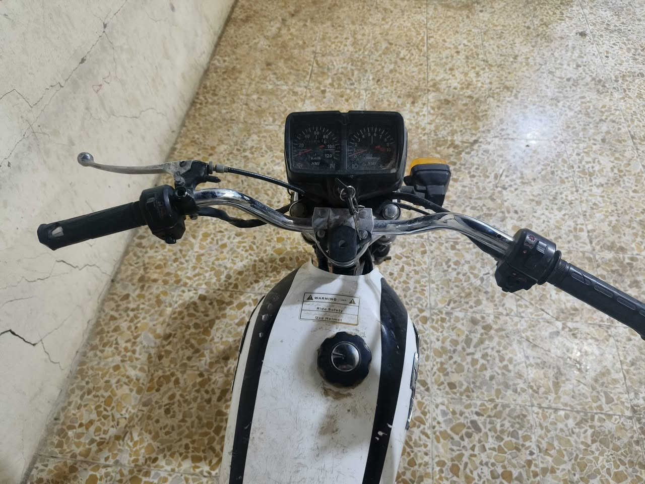 سلام عليكم دراجه للبيع مديل 21   اصولي اصولي ما مفتوحه وكيلهة العارضي بل خان رايديهة 575وبيهة مجال


**إذا كنت صاحب هذا الإعلان وتريد حذفه لأي سبب، رجاءا أرسل رسالة إلى الدعم الفني**