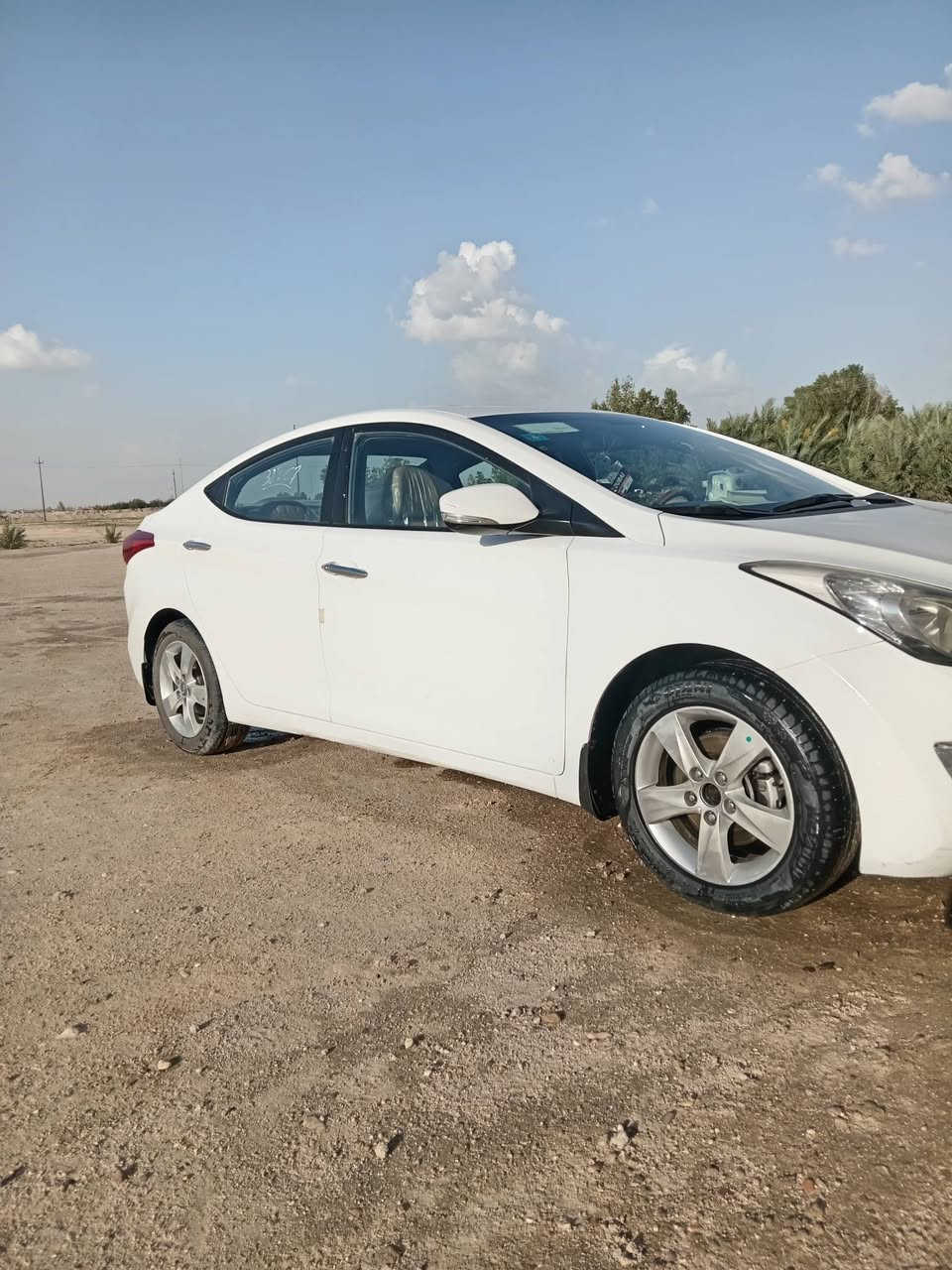 السلام عليكم النترا موديل 2014 خليجي مكينه1800دوش شاشه لمس تخم تاير رقم بصره توني محوله بأسمي رقم انكليزي سنويه لل2030 ماشيه 113 ألف سياره بيه فقط التكمه جوه الباب الخلفي عالبارد والباب مبدله باب الشركه بابه الأصلي الباقي كفاله عامه محرك تبريد حداديه السعر 123 وبيه مجال مكان بصره الزبير
***********
