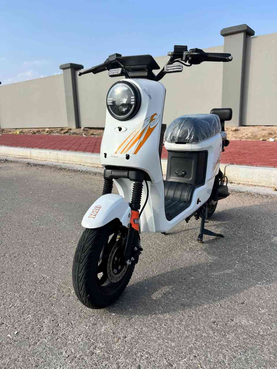 السلام عليكم دراجه ار 10 للبيع ريان 
موديل 2025 صارله 5 اشهر من طلعت من الوكيل 

مواصفاتها /
1- لايت عالي ناصي 
2- 3 نمر 
3- الكهربائيات كلها شغاله 
4- بطاريات 28 امبير جدد
5- مرايات وسله 
6- دبل اشاره 
السعر 425 وبيها مجال للشراي
الرقم ***********
المكان البصره القبله حي الشهداء قرب سوق الكبير
