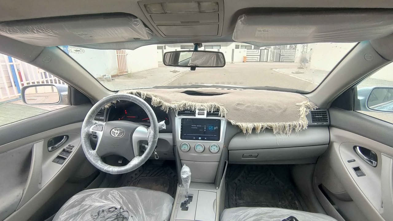 السلام عليكم
تيوتا كامري 2009وراد امريكي اكلين كفاله عامه من قطره الصبغ تخم تاير حداديه جديد تبريد ثلج ❄️ السياره بعدها ع وضع الشركه 
وكاله او امداور مضمون مكان السياره نجف السعر100وشويه بيها مجال للاستفسار اكثر الاتصال*********** النجف, العراق
