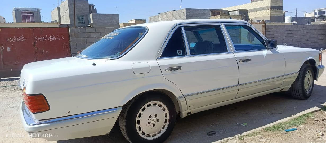 *للبيع مرسيدس 300 رئاسي*

*المواصفات:*
- موديل: 1988
- رقم: بغداد
- مشروع وطني
- سنوية لل 2027
- شرط تتكاتب مع المالك الشرعي
- كير، محرك، سبير كهربائيات، دواخل: شرط شركة
- تخم تاير جديد
- حدادية نظيفة مع دبلات وباقي ما يتعلق بالحدادية الامامي والخلفي جبتهن بالجنطه الشراي اذا يريد يشدهن 
- سنتر لك
- السيارة تعجب الشراي
- كتلوكات السيارة موجودة

*المكان:* واسط، صويرة

*السعر:* 65 وبيها مجال

*للاستفسار:* ***********
