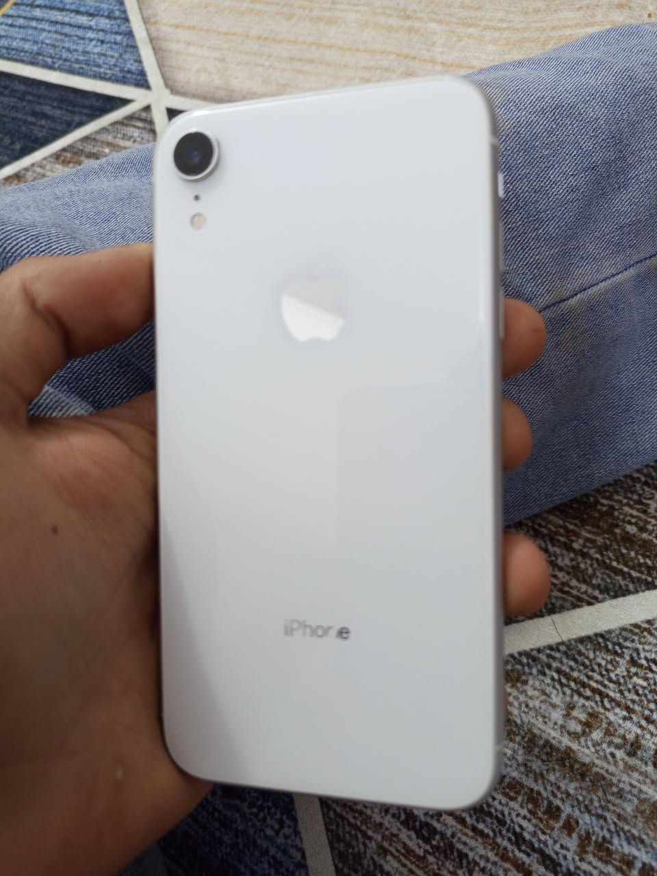 السلام عليكم ايفون  X R  وتر مابدل بي شي بطاريه 81 ذاكره 128 بصمه وجه واكفه 250 بي مجال بسيط ***********
