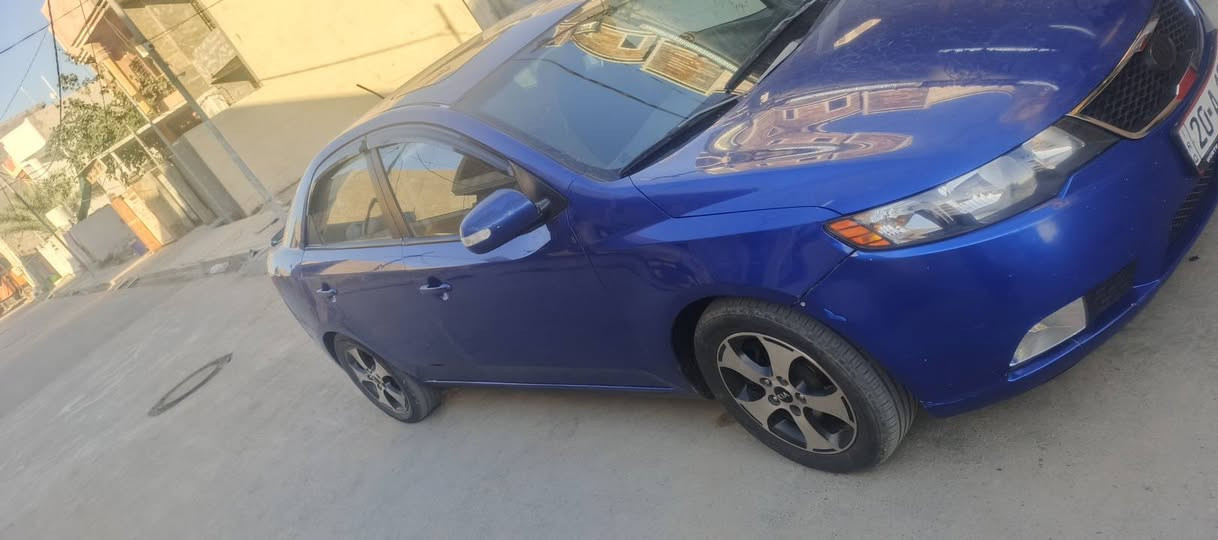 فورتي ٢٠١٠ مكينه ٢٠٠٠
رقم ديالى السعر ٨٥ وبيه مجال

بيه جامرلغ خلفي صبغ وبالباب صبغ قليل بدون ارباك ***********
