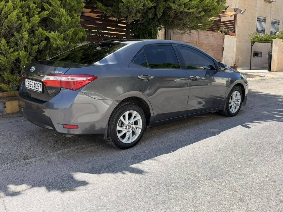 🔹𝐓𝐨𝐲𝐨𝐭𝐚 𝐂𝐨𝐫𝐨𝐥𝐥𝐚 2019.
0798486228 التواصل
السعر 11000
#تويوتا #كورولا 2019 بحالة الوكالة
وارد المركزية **
سعة المحرك : 1600cc
** اقتصادية وقود ممتاز +
ناقل حركة اتوماتيكي توبترونيك
لون فيراني

الاضافات:
* زجاج كهربائي
* مري كهرباء
* مسجل CD + 
* ⁠راديو اصلي
* مقاعد مخمل
* انارة هيلوجين
* كشافات نهارية
* مري كهرباء
* وسائد هوائية
* حاملة اكواب
* نظام قيادة رياضي (sport)
* سنتر مركزي للأبواب
* تحكم على المقود
* جنطات قياس 16 انش
* نظام مانع انزلاق ABS
* Airbag Sensors
* USB / AUX / 12V
والعديد من الاضافات
 
للإستفسار يرجى الإتصال على الرقم التالي 0798486228


**إذا كنت صاحب هذا الإعلان وتريد حذفه لأي سبب، رجاءا أرسل رسالة إلى الدعم الفني**