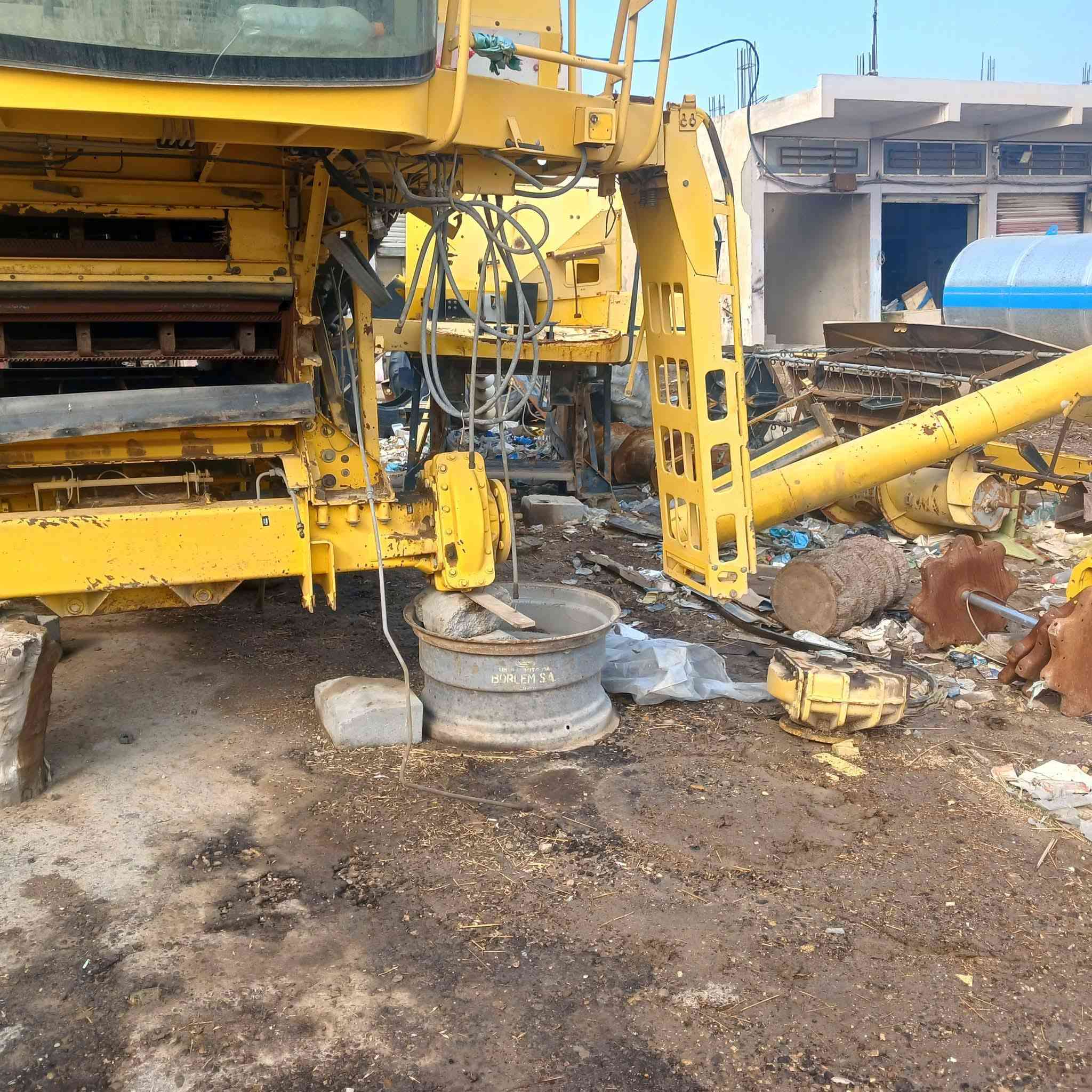 اللهم صل علئ محمد وال محمد ان شاء الله موسم خير عليكم يوجد كادر ادامه حاصدات باانواعها في كل المحافظات  ادامه من البجم للبجم مع كهربائيات كادر مختص للحاصدات ليريد ادامه بس يخابر واني خادم هذا رقمي مكاني ناصريه  ‏‪0781 076 8215‬‏
