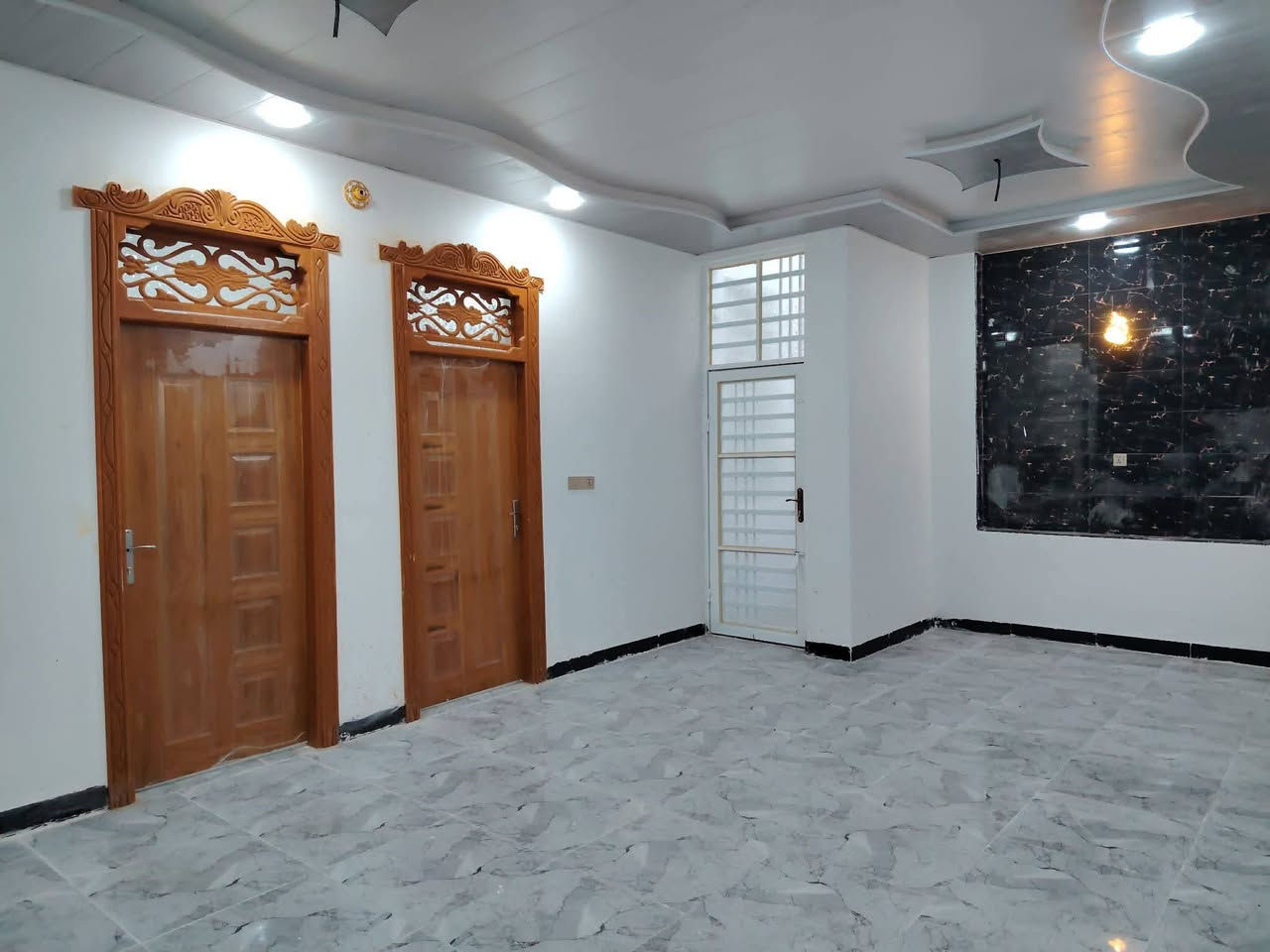 #اقصاد_اقصاد بسم الله الرحمن الرحيم بيت🏠 للبيع المساحه 150 متر اقصاد  طابو زراعي سند 25 اقرار محكمه✅ مشمول بلتطويب مقابل ملحق قريه الغدير 🔱✅عمود 321 #مقدمه_20 والشهر 500 البيت جاهز للسكن يحتوي على ☑
📌غرفه عدد 2
📌صاله
📌مطبخ
📌استقبال
📌حمامات خارجيه وداخليه
للاستفسار ***********☑
#ملاحضه_يوجد_واتساب📩📩
