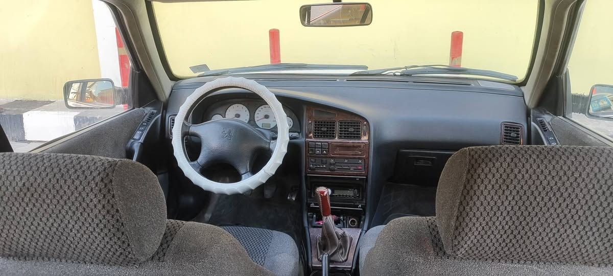 السلام عليكم بيجو بارص 2013 رقم نجف انكليزي بأسمي سنوية لل2030 بيهة بس بنيد مبدل اثر دحجة وبدلتة الباقي كفالة من مكينة وكير تبريد تدفئة السيارة وضع شركة حتى خياسات مابيهة السعر 53 وبيها مجال
مكاني النجف ***********
