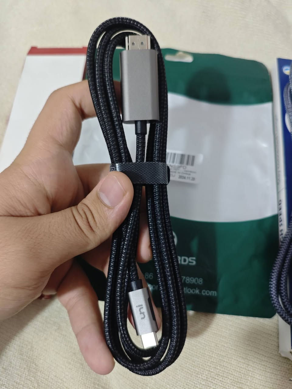 كيبلات hdmi كيبل mini hd الى hdmi وكيبل display port الى hdmi 
وكيبل type c الى hdmi كلهم ب25 وية التوصيل مفرد ب8 من دون التوصيل للتواصل يرجى مراسلتي على الماسنجر او على الواتساب ***********
