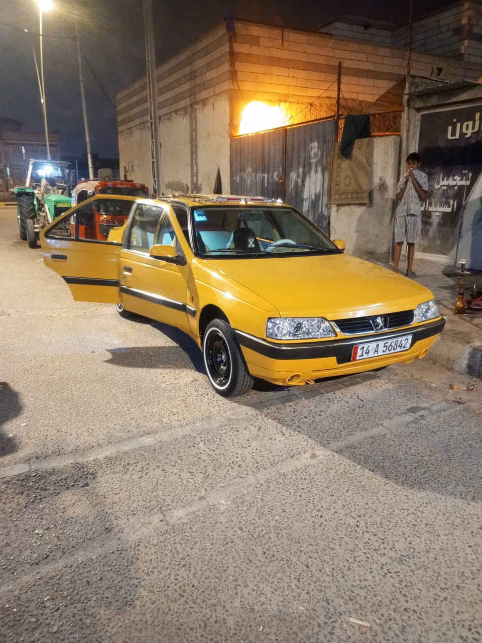 سلام عليكم
بيجو 405 ل بيع المديل 2015 سياره بلاديه بيه صبغ
مكينه وكير وتبريد رقم الجديد تحويل  السعر42وبيها مجال
***********
