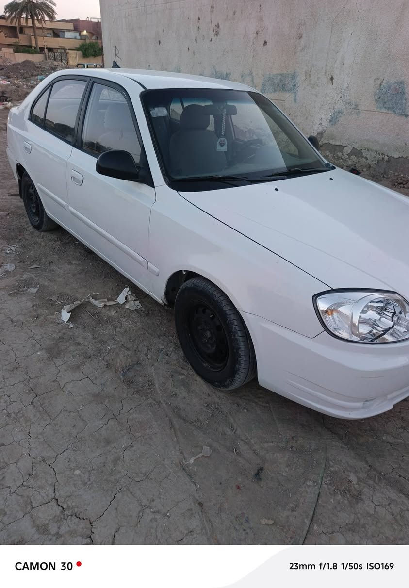 السلام عليكم اكسنت 2004للبيع كير مكينه مكفولات بيها ضربه بالجاملغ الامامي من جهه السايق ماواصله للغد مصبوغه عام جماليه وكير عادي السعر 40وبيها مجال ***********
