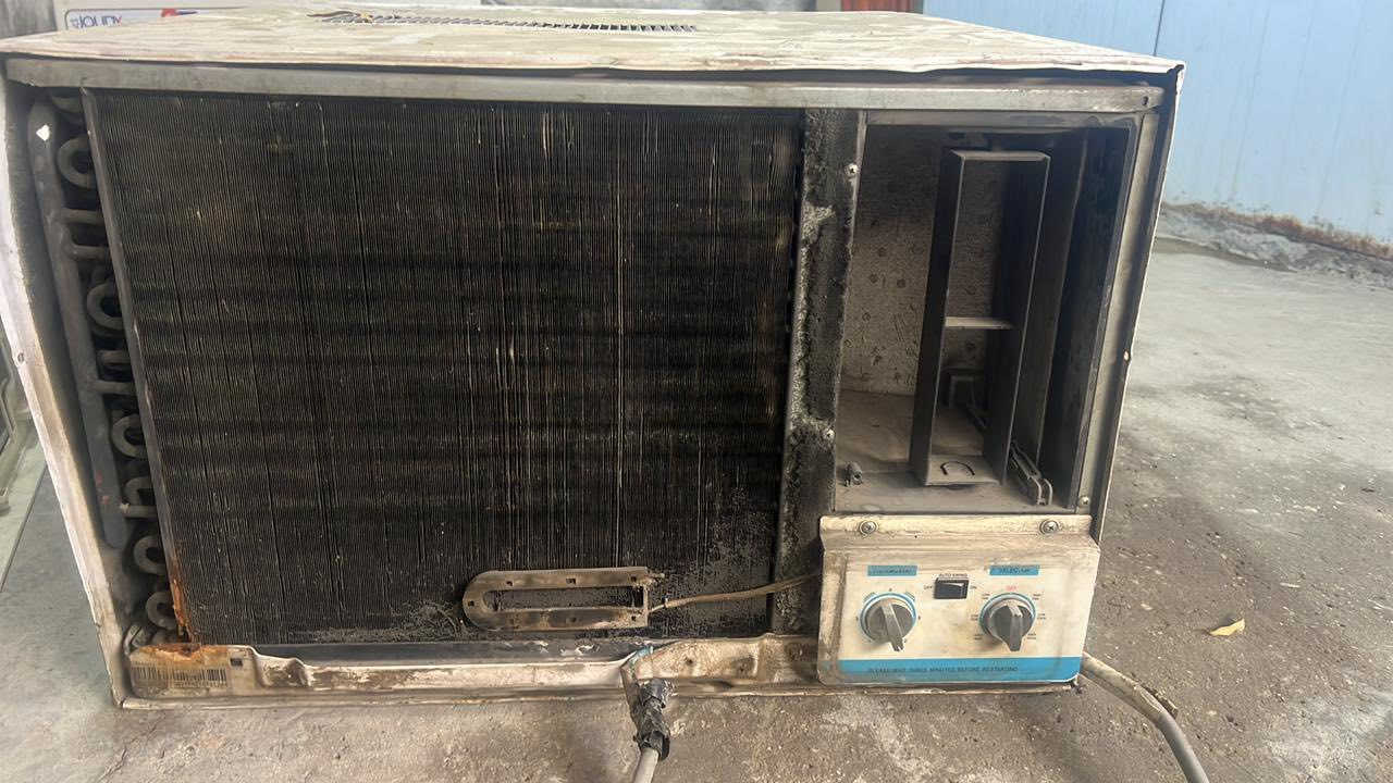 مكيف ميديا طنين نظيف قرص مال شركة سعره 200 بي مجال قليل


**إذا كنت صاحب هذا الإعلان وتريد حذفه لأي سبب، رجاءا أرسل رسالة إلى الدعم الفني**