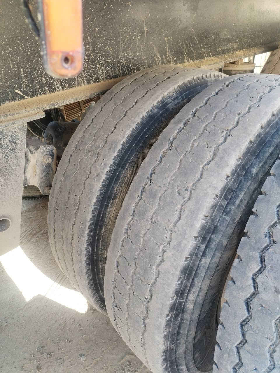 تايرات للبيع سعر الزوج 300 نص عمر 5ازواج كلهن مكلف بنشر ***********
