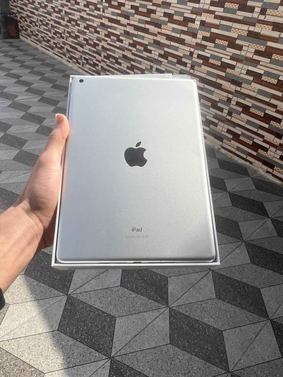 ايباد 9 ذاكره 64 بطاريه 94 نضافه 95 
جهاز ما متعوب مالت دراسه


**إذا كنت صاحب هذا الإعلان وتريد حذفه لأي سبب، رجاءا أرسل رسالة إلى الدعم الفني**