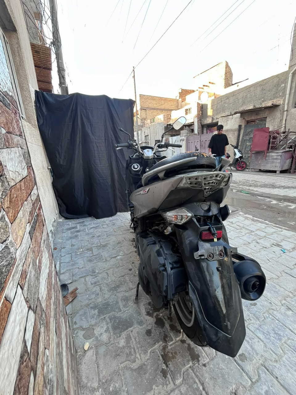 سلام عليكم للبيع ماجستير اس محرك ١٥٥ س س ستان كهربائي موديل ٢٠١٧ ناقصها بك لايت هذا ما موضح بصور شغاله نكره سلف سعرها ٧٥٠ الف وبيها مجال حك الجيه مكاني بغداد الحرية تلفون ***********
