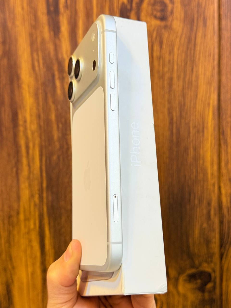 🌙🌙 عروض شهر رمضان  🌙🌙
أيفون17 برو ماكس تك سيمكارت  ذاكره 256 بطاريه 100 مشحون 20 مره اعتبره فاتحه بيدك من كارتونه ممبدل بي شي مع ضمان5ايام نضافه 100‎%‎ كامل ملحقاته  وتر بروف عل حاسبه كله نورمل⭕️متوفر اقصاد رافدين منصه⭕️ 
 مكاني بغداد البياع شارع 13 مركز الريس للموبايل


**إذا كنت صاحب هذا الإعلان وتريد حذفه لأي سبب، رجاءا أرسل رسالة إلى الدعم الفني**