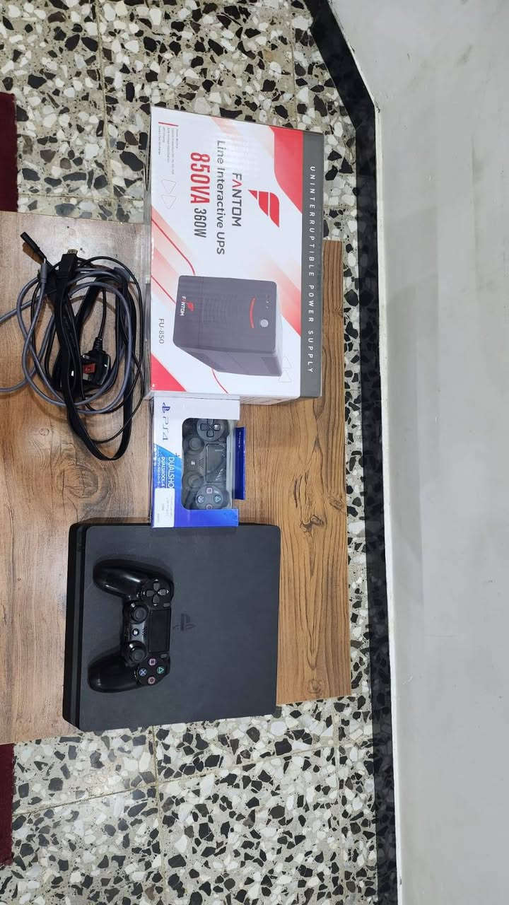 سلام عليكم
بلي 4 سلم مهكر مستخدم قليل جدا نص تيرا ويا يدات عدد ٢ وحده اصليه َالثانيه تجاريه + يوبي اس جديد غير مستخدم اصلي 
للبيع سعره ٣١٥ الف
عنواني حي الجهاد
متواجد حاص


**إذا كنت صاحب هذا الإعلان وتريد حذفه لأي سبب، رجاءا أرسل رسالة إلى الدعم الفني**