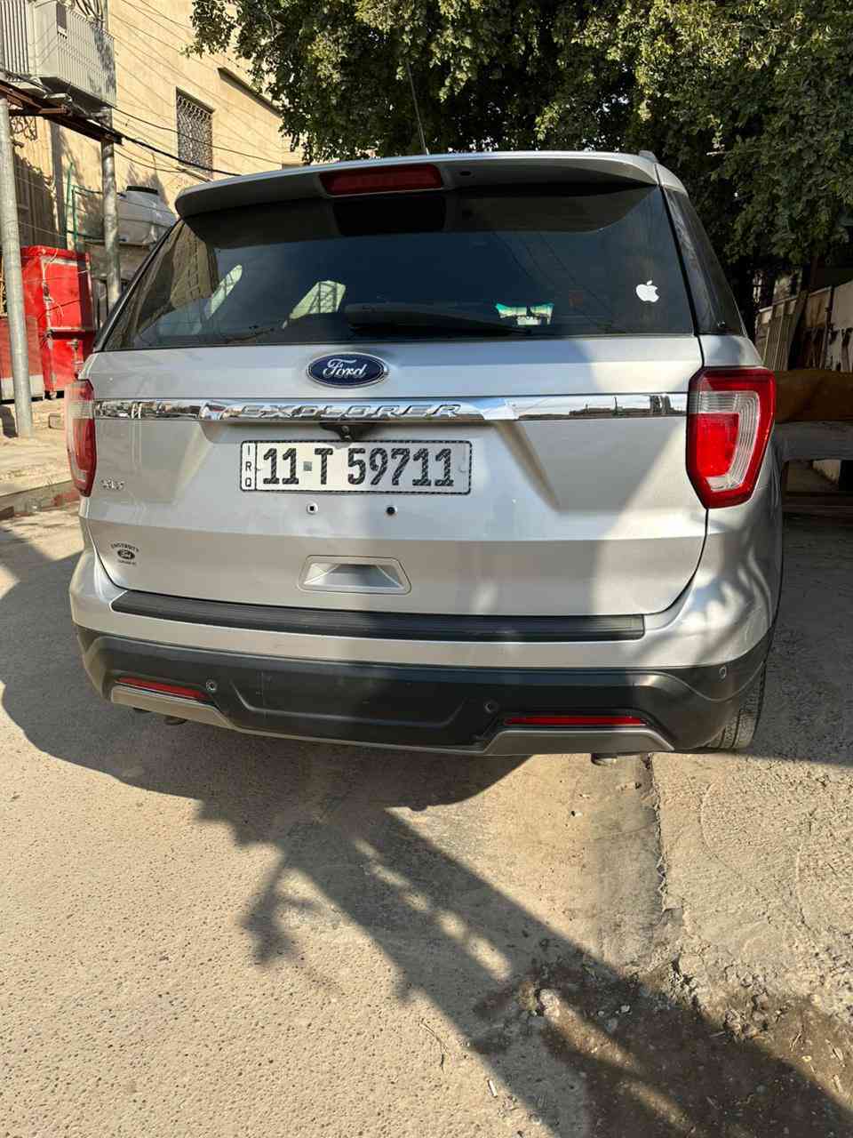 السلام عليكم 
من رخصة الادمن 
فورد اكسبلور XLT  2019 
محرك 6 سلندر  3.5
بصمة أبواب وبصمة تشغيل 
رادار جانبي 
كشنات مخمل + اماميات كهرباء 
تحكم ستيرن فول 
صندوق كهرباء 
اشاير بالمرايا
شاشة حجم كبير 
حساسات خلفية 
كود خارجي للقفل السيارة والفتح 
تبريد ثلاث قطع امامي وسط خلفي 
كير محرك لوك 
سنوية ورقم جديد بأسمي 
حادث موضح بالصور 
ماشية 76 الف كيلو 
السعر 205$
موقع السيارة بغداد الدورة 
***********
