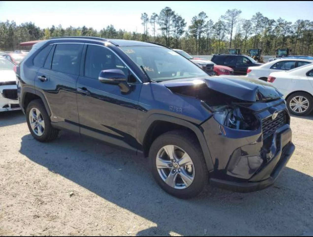 راف 4 هايبرد وارد امريكي فور ويل موديل 2022 فئه xle
للبيع ب 245 ورقة 
***********
