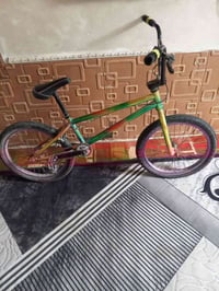 بسكليت • شبه جديد • للبيع