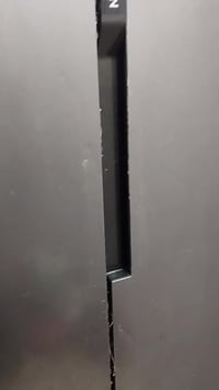 ثلاجه للبيع نضيفه جدأ مثل ماوضحه بصوره  سعر ٢٠٠ وبيها مجال  المكان بغد...