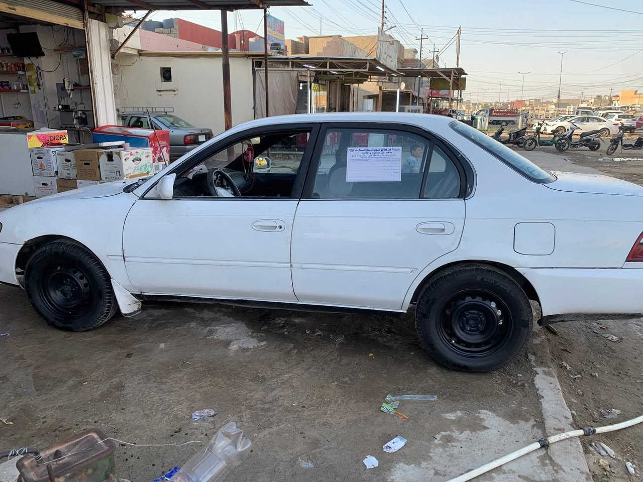 كورلا موديل 1992
مصبوغه حزام 

حادثها بجها اليمين 

طخم تواير جدد

كير اوتو 

محرك وكير شرط 

رقم انكليزي 

رقم مميز

وايرمنيه كلها شغاله  

سنويه بسمي 

هزه جديده 

داخلها حلو 

بيها ملاحضات 

سعرها  53 وبيها مجال بسيط

***********
