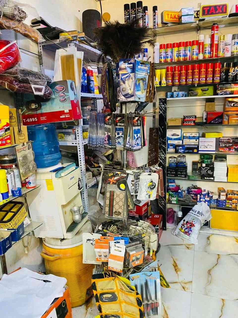 للبيع محل كماليات سيارات
✔ موقع تجاري ممتاز (الديوانية _قضاء الشامية _ حي العسكري الغربي) 
✔ تجهيز كامل (بضاعة + رفوف)
✔ سمعة طيبة وزبائن دائمين
✔ إيجار مناسب
المحل جاهز للاستلام والعمل مباشرة
سبب البيع: ظروف خاصة
للتواصل على ***********
