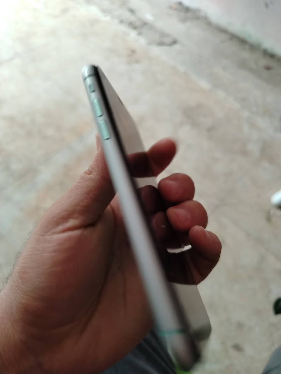 السلام عليكم
آيفون 11 عادي نفس ماموضح بالصور مبدل بطارية فقط 275000 الف وبي مجال
***********
