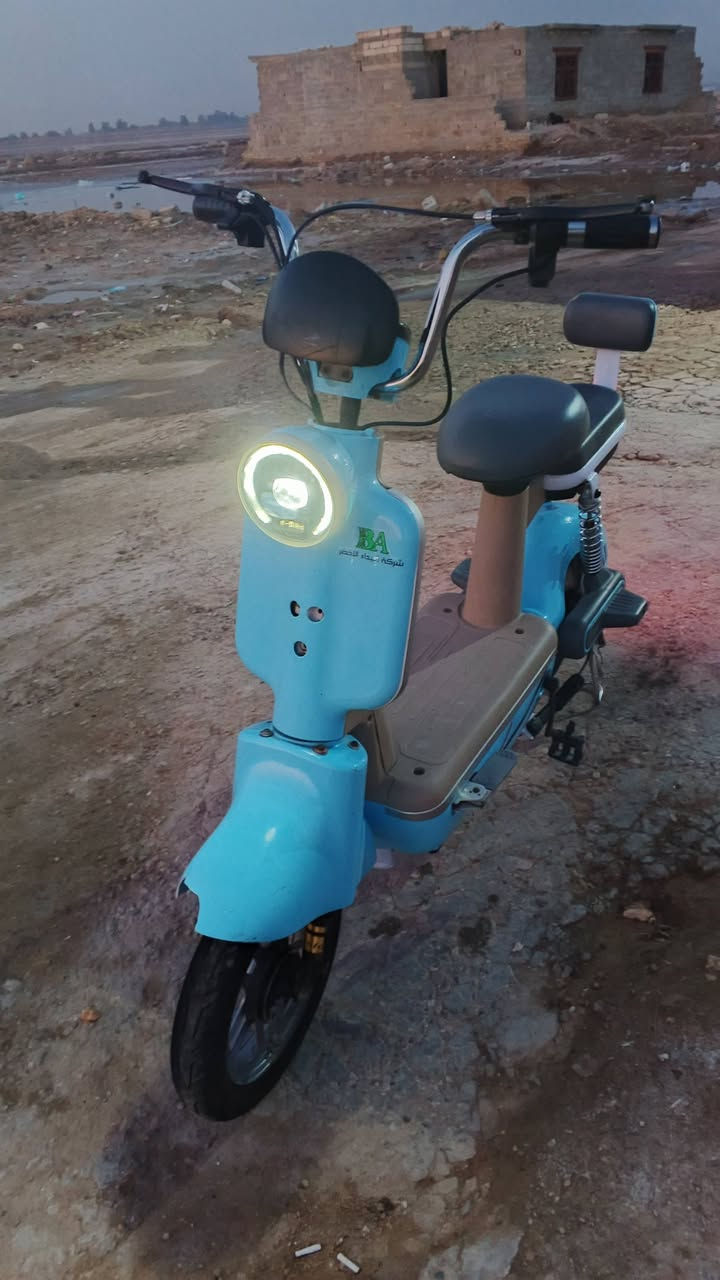 السلام عليكم باسكل شحن للبيع موديل 2024 بصمتين موجودات باسكل ما متعوب نقصة بس بطاريات يرجع جديد اوراقة موجودة كلشي جاهز السعر 300 وبيهة مجال ***********
