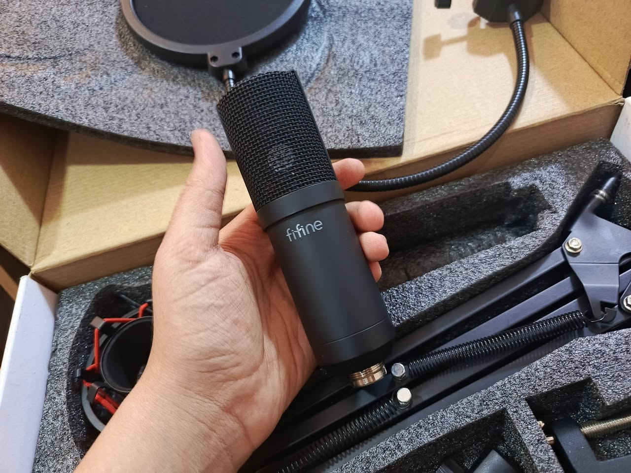 مايكوفون fifin T732 kit
مايكوفون fifin T732 kit للبيع مستخدم استخدام جدا قليل كامل ملحقات يتوافق مع هذه الاجهزة (الحاسبات.بيسي ) 
اني اشتريتة من الريان ب 110 عندي توصيل لجميع محافظات العراق 
السعر 72 وبي مجتل عندي توصيل داخل كربلاء 3 وخارج كربلاء 5
تدفع عربون اذا وصيت تدفع 10 الاف من خلال كي كارد او رصيد اثير ابو 10 
مكاني كربلاء حي المعلمين
الرقم ***********
