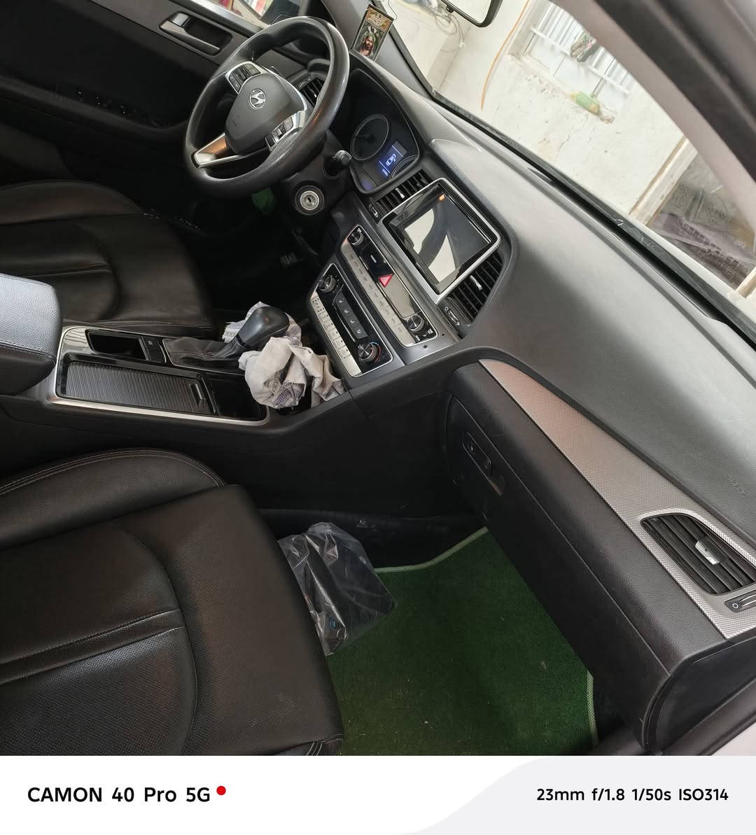 السلام عليكم سوناتا وارد كوري مكينه ٢٠٠٠ غاز بلاد موديل ٢٠٢٠ معلايه ٢٣بسمي السياره كفاله
صبغ صندوق وبنيد فقط المكان بصره خور الزبير 
السعر ١٤٠ وبيها مجال قليل 
رقم الهاتف ***********
