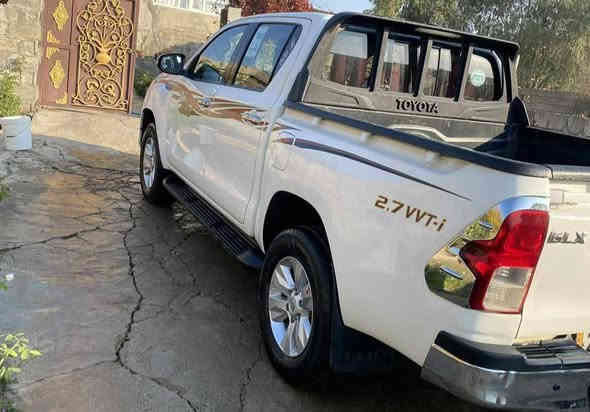 تويوتا هايلوكس دبل 2016 أوتوماتيك 
ماشية 130 ألف 
السنوَي لغاية 2027 
الگير والمكينة بشرط

السعر: اطلبه في التعليقات، وسيصلك مباشرة.

السيارة شبه جديدة، نظيفة جداً، وما بيها أي خلل.

رقم المالك: ***********
