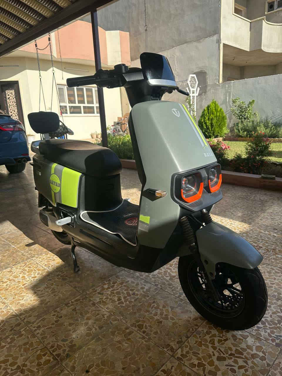 ماطور شحن للبيع

كامل مكمل كلشي ما يعوزه 

من شركة تالج العالميه

الرايان امن وامان

الون زيتوني المرغوب

شغال كله 

السعر 700 وبي مجال 

التواصل***********
