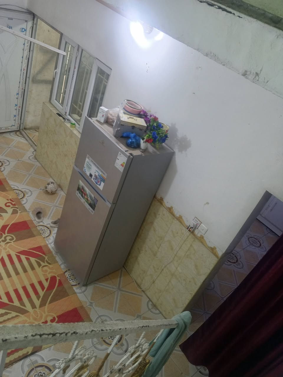 السلام عليكم
بيت للرهن مساحته 75متر ركن بحي الشهداء مقابيل الجزيره على ساحه بي طارمه ومطبخ وصاله وغرفه والطابق الثاني بي غرفه وصاله وبي سطح.سعر الرهن 21قفل سنه وقابل للتجديد ***********
