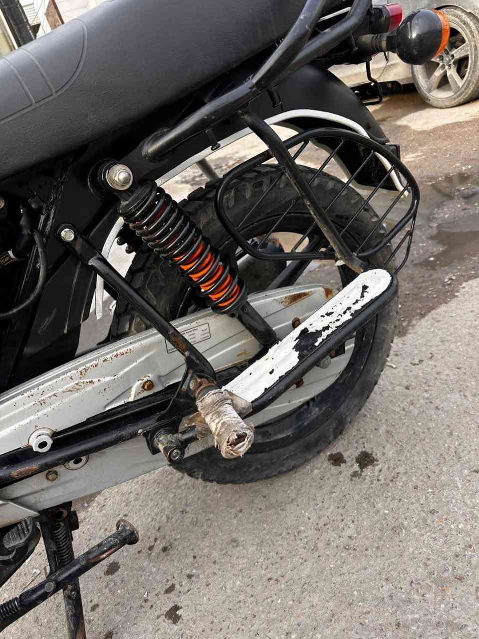 السلام عليكم
بوكسر 2023
مرقم شرط التحوين 
مبدل بيها زنجيل شركه 
العنوان كمساره 
رقم ***********
بمليونين وربع وبيها مجال
