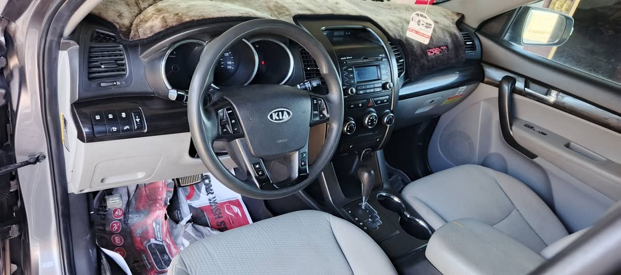 سورنتو ١٢ سياره جديدة مال بيت مكينه كير تبريد حداديه كله شركة صبغ قطعتين سياره حته جراد مابيه بيع أو مراوس سعره ١٢٥ مكان فلوجه،، ***********
