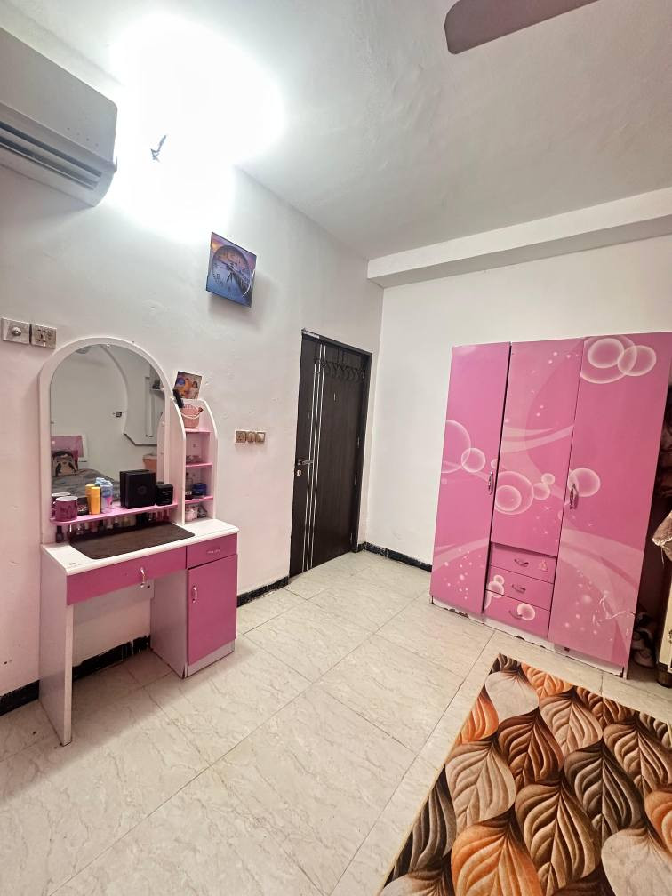 السلام عليكم غرفه بناتيه للبيع السعر 175مكانها حي العباس
*********** كربلاء, العراق
