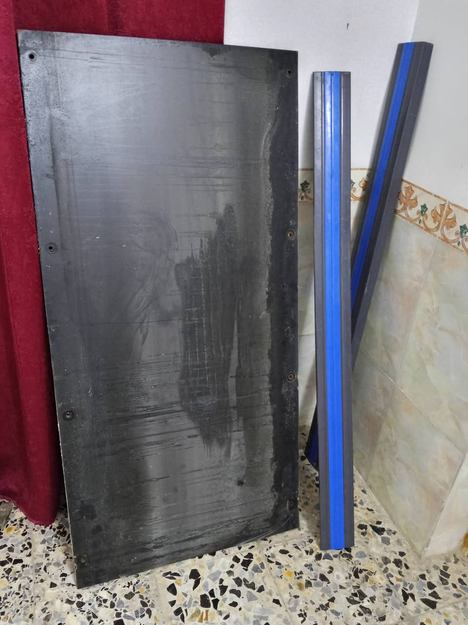 غراض جهاز جري كوري بس الماطور يحتاج لف ولباقي كله نضيف اي استفسار اتصل *********** او خاص
