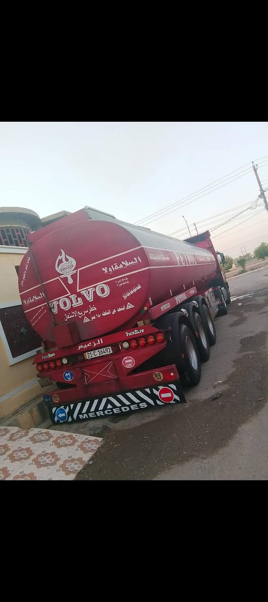 السلام عليكم سياره للبيع فولفو موديل 2002 سياره كامله طوناج جاهزه للشغل السعر 325.   ***********
