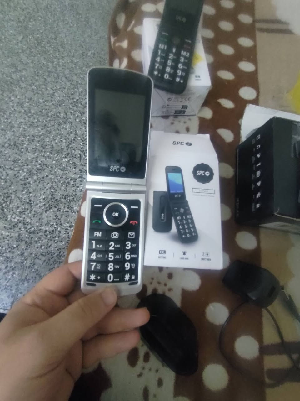 تلفونات عدد 11 قطعه مال امزون شرط الفحص
سعر القطعه 10 سعر كل الكميه 90 قفل


**إذا كنت صاحب هذا الإعلان وتريد حذفه لأي سبب، رجاءا أرسل رسالة إلى الدعم الفني**